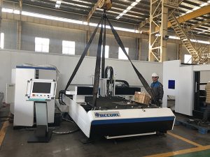 Mesin pemotong lencana pabrik China + mesin pemotong laser sing bisa ditambahi